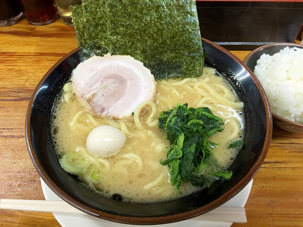 前橋市【横浜ラーメン 湘家】家系ラーメン